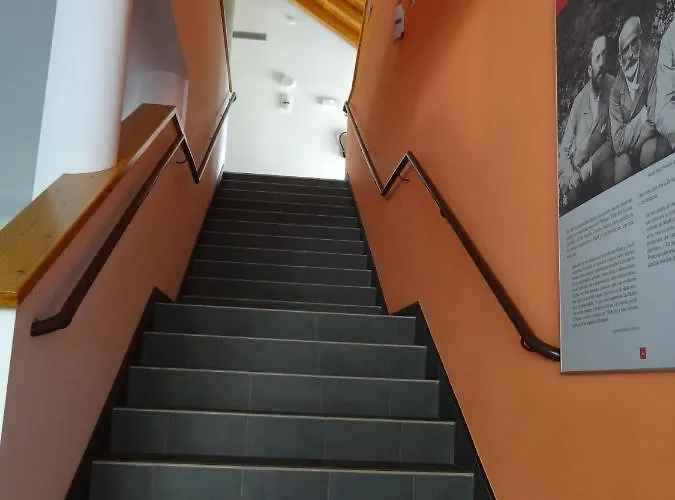 Francisco Giner De Rios Auberge de jeunesse Villablino